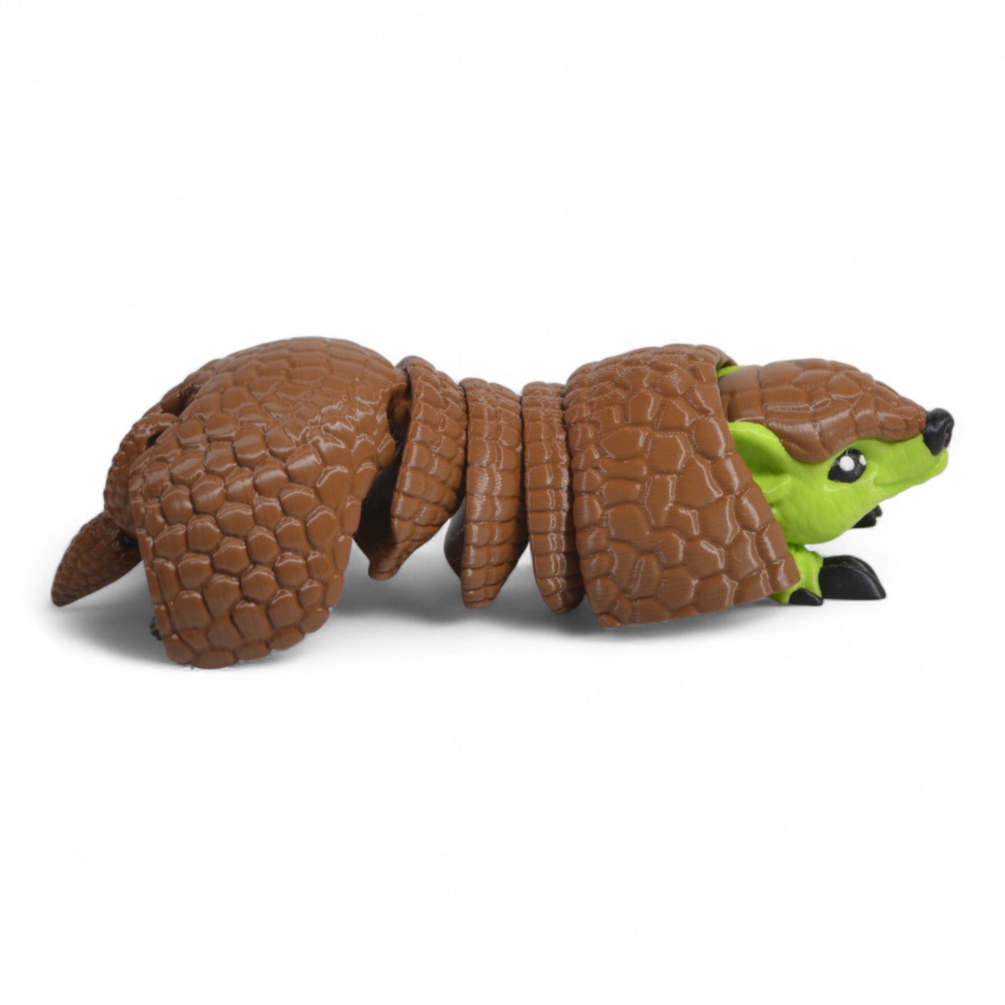 Gerçek bir armadillo gibi top olabilen, hareketli ve eğlenceli 3D oyuncak figür.