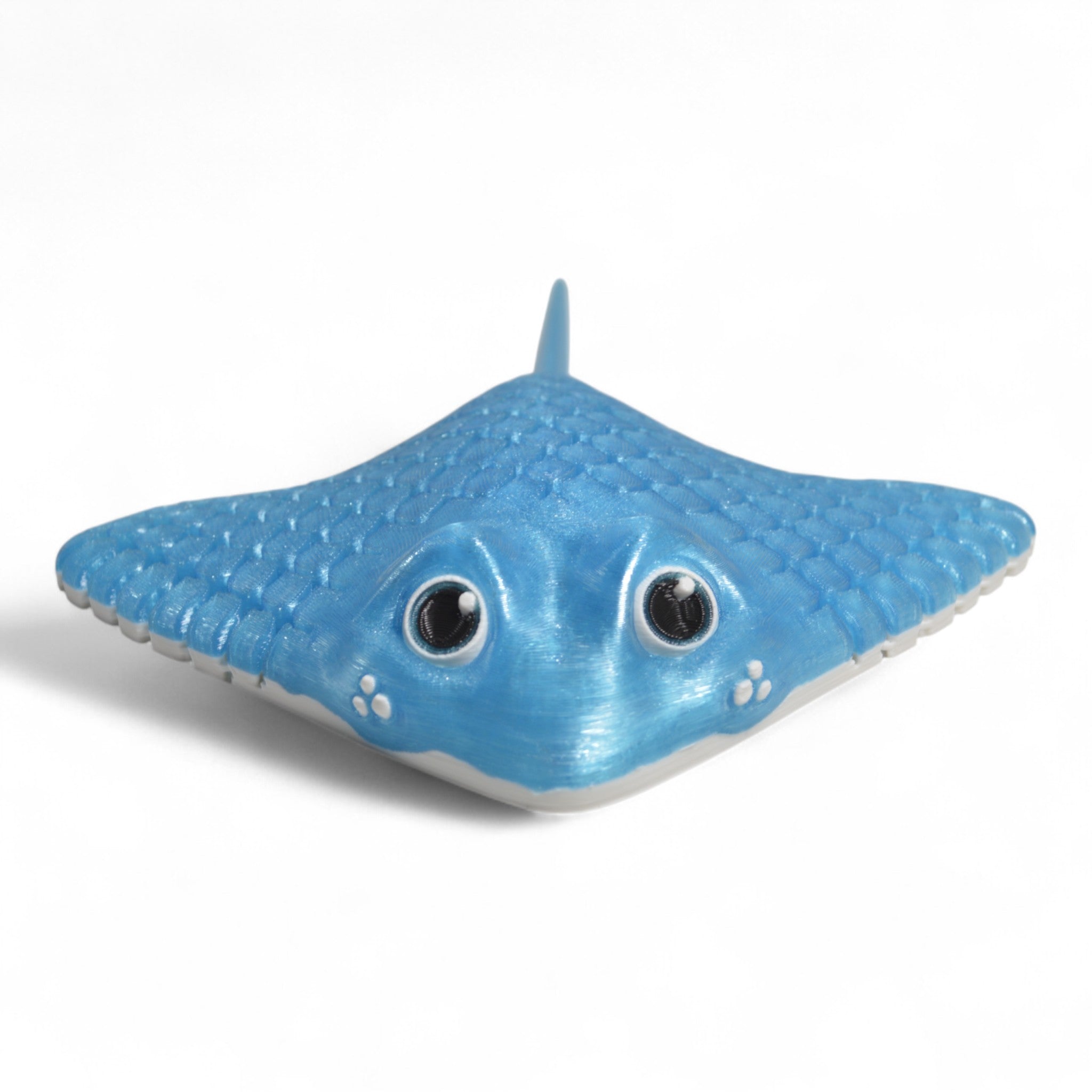 Buz mavi Manta Ray vatoz oyuncak önden görünüm – çocukların ilgisini çeken sevimli oyuncak