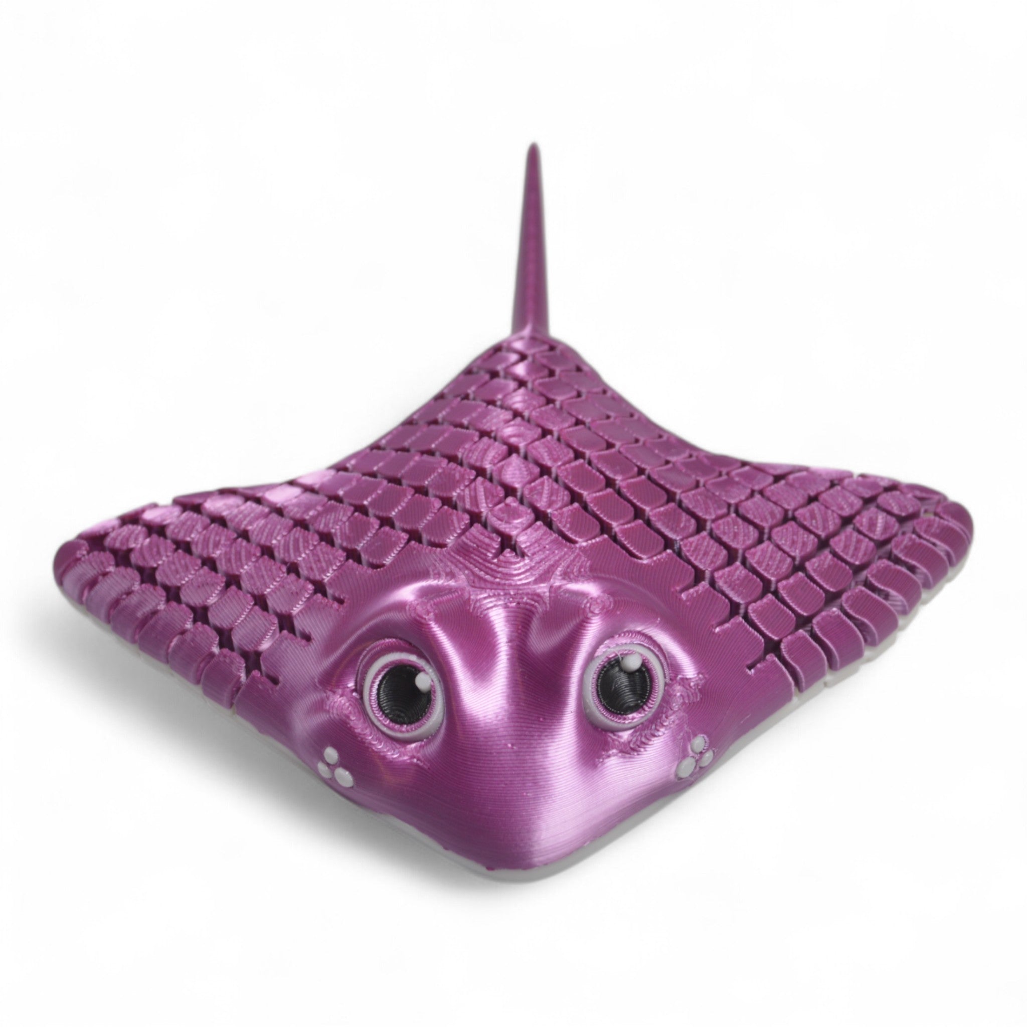 Magenta renkli Manta Ray vatoz oyuncak önden görünüm – koleksiyonluk hareketli figür