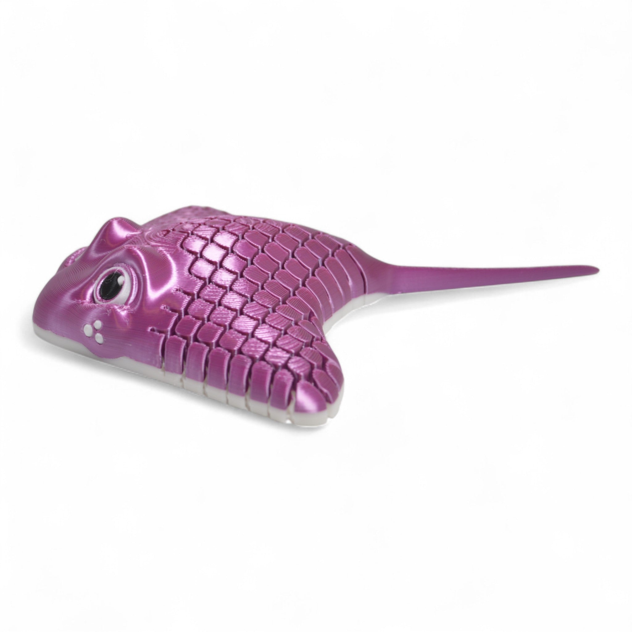 Yan açıdan magenta Manta Ray vatoz oyuncak – eğlenceli tasarıma sahip figür